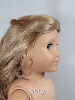 18 American Girl Doll Elizabeth Cole with Long Curly Blond Hair & Blue Eyes