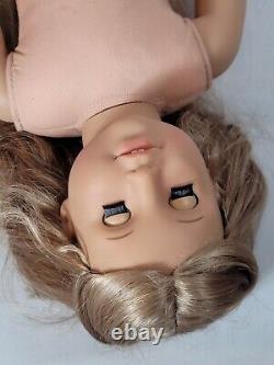 18 American Girl Doll Elizabeth Cole with Long Curly Blond Hair & Blue Eyes