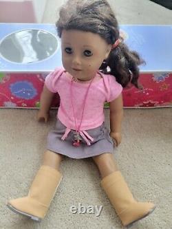AMERICAN GIRL DOLLS LOT WITH ACCESSORIES, CLOTHES, 1 with pierced ears
