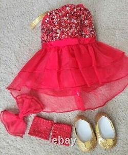 AMERICAN GIRL DOLLS LOT WITH ACCESSORIES, CLOTHES, 1 with pierced ears