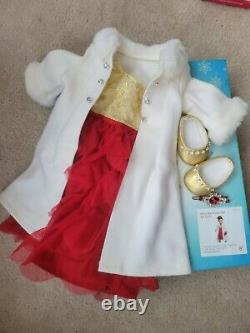 AMERICAN GIRL DOLLS LOT WITH ACCESSORIES, CLOTHES, 1 with pierced ears