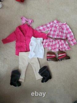 AMERICAN GIRL DOLLS LOT WITH ACCESSORIES, CLOTHES, 1 with pierced ears