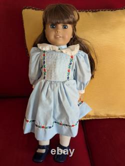 American Girl 18 inch DOLL Pleasant Company With Outfit & Accessories Fast Ship