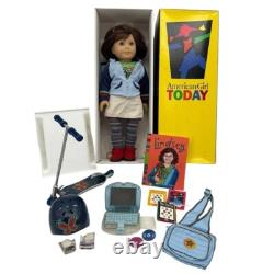 American Girl 2001 GIRL OF THE YEAR LINDSEY BERGMAN withMeet Outfit Scooter Helmet