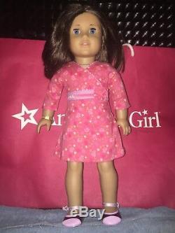 American Girl Doll Chrissa Gwen Sonali With Outfits And Books Girl of the Year