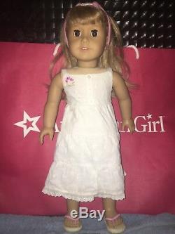 American Girl Doll Chrissa Gwen Sonali With Outfits And Books Girl of the Year