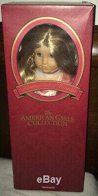 American Girl Doll Elizabeth With Meet Outfit/accessories, Book + Box Retired