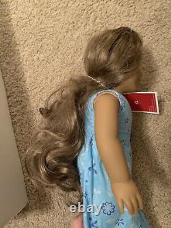 American Girl Doll-Kanani-Girl of the Year 2011- Limited Edition-Kanani Book Inc