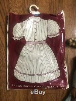 American Girl Doll Kirsten Vintage 1990 w papers, box, additional dress, blanket
