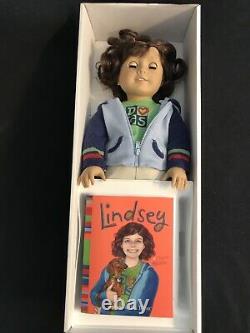 American Girl Doll Lindsey FIRST Girl Of The Year 2001 Retired GOTY New in box