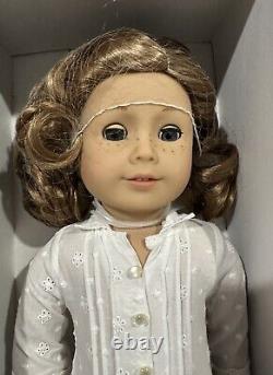 American Girl Doll Nikki Fleming 2007 Girl Of The Year Retired New With Stand