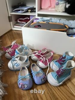 American Girl Doll Wardrobe With Accessories/Clothes
