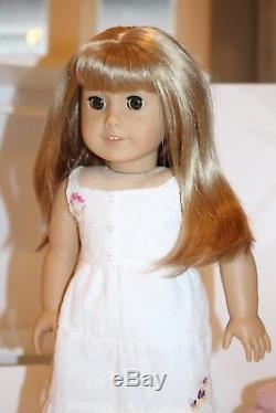 American Girl GWEN Doll of the year 2009