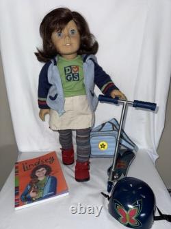 American Girl Lindsey Bergman Girl of The Year 2001 + Book + Accessories! EUC