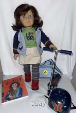 American Girl Lindsey Bergman Girl of The Year 2001 + Book + Accessories! EUC