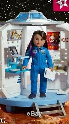 American Girl Luciana's Mars Habitat Complète with all the accessories (NRFB)