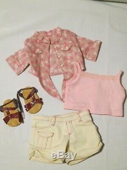 American Girl Nicki, Dog Sprocket, 3 Outfits, Extras Girl of the Year 2007