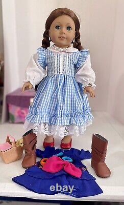 American Girl Saige GOY 2013 Dressed as Dorothy Wizard of Oz with Her Meet Dress