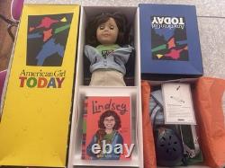 American Girl Today 2001 Lindsey Bergman Doll Book Accessories and Box retired