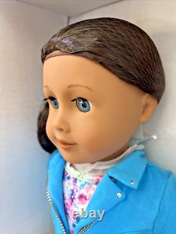 American Girl Truly Me 18 Doll 49? Blue Eyes Wavy Dark Brown Hair Book NEW