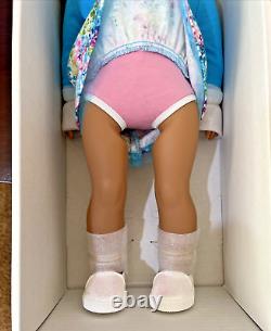 American Girl Truly Me 18 Doll 49? Blue Eyes Wavy Dark Brown Hair Book NEW