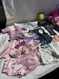 American girl Doll GRACE With Lots Of Clothes, Bracelet Shoes Ect Rare