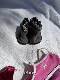 American girl Doll GRACE With Lots Of Clothes, Bracelet Shoes Ect Rare