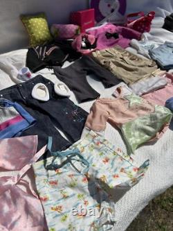 American girl Doll GRACE With Lots Of Clothes, Bracelet Shoes Ect Rare