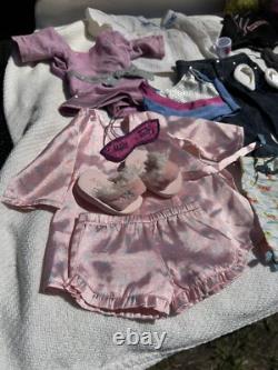American girl Doll GRACE With Lots Of Clothes, Bracelet Shoes Ect Rare