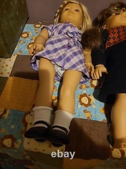 American girl lot of dolls