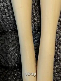 Ash Blonde American Girl Bendable Leg Barbie