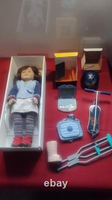 Beautiful American Girl Doll Lindsey Bergman & Accessories