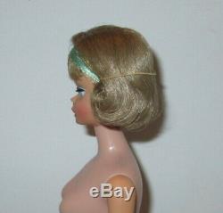 Beautiful Silver Ash High Color Japanese Side-Part American Girl Barbie Doll