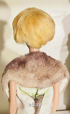 Beautiful Vintage 1960s Lemon Blonde Bubble Cut Barbie 850 With American Girl Face