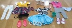Gwen American Girl Doll 18 withadditional Outfits GUC NO Box/Book