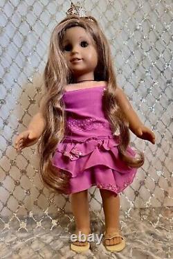 Kanani, ? American Girl of the Year? Beautiful hair and tiara? Lightly used