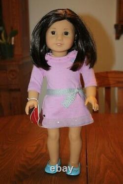 NEW American Girl Truly Me 18 DOLL #40 Lt Skin Brown Hair & Eyes Pierced Ears A