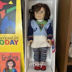NEW in BOX 2001 American Girl Today 18 Doll LINDSEY BERGMAN with Book Retired