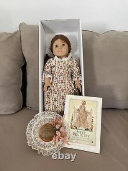 Retired American Girl Doll Felicity Merriman Great Condition