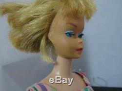 Vintage 1070 Barbie American girl. Blonde. Bendable leg doll. Mattel. 1960s